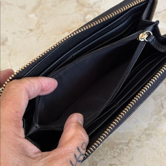 Fossil Leather Zip Around Long Wallet - Picture 10 of 14